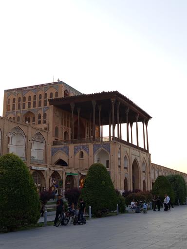 عکس عمارت عالی قاپو