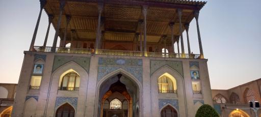 عکس عمارت عالی قاپو