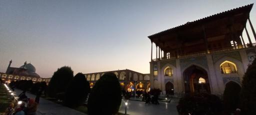 عکس عمارت عالی قاپو