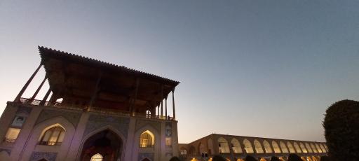 عکس عمارت عالی قاپو