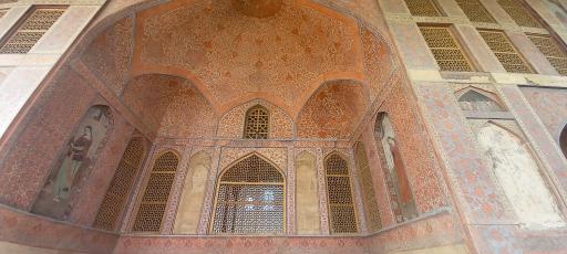 عکس عمارت عالی قاپو