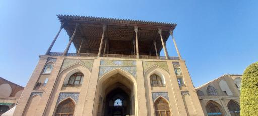 عکس عمارت عالی قاپو