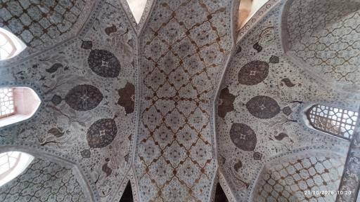 عکس عمارت عالی قاپو