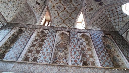 عکس عمارت عالی قاپو