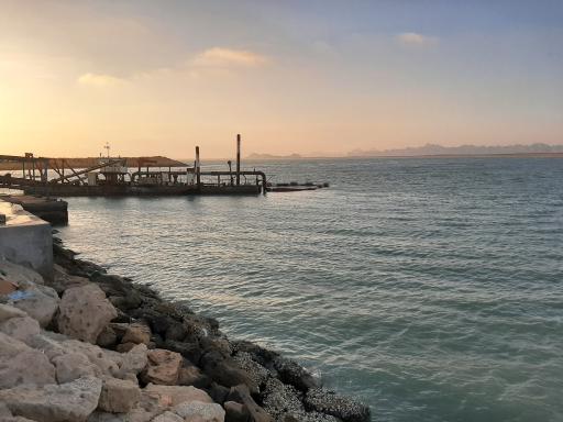 عکس اسکله و بازار ماهی فروشان بریس