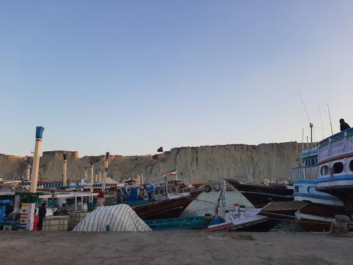 عکس اسکله و بازار ماهی فروشان بریس