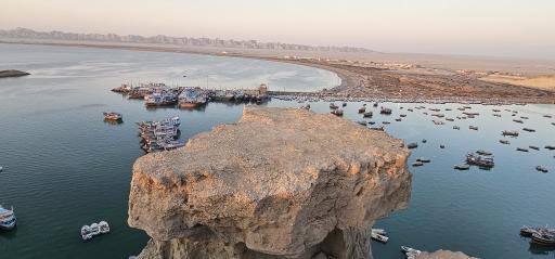 عکس اسکله و بازار ماهی فروشان بریس