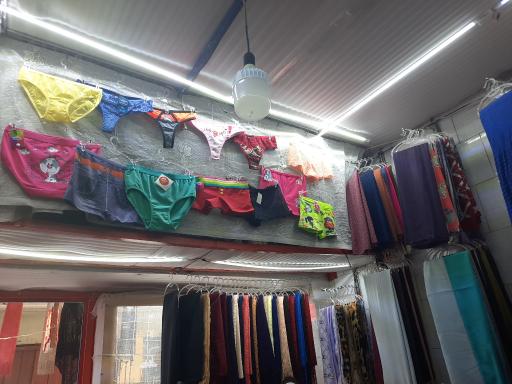 شال و روسری و لباس زیر زنانه چارقد