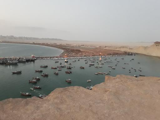 عکس اسکله و بازار ماهی فروشان بریس