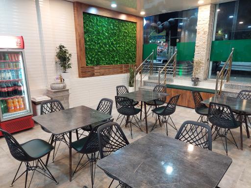 فست فود لئون