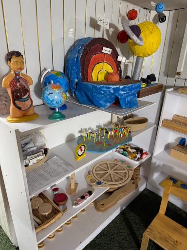 پیش دبستانی و دبستان کارا