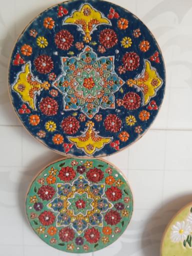 کارگاه ظروف میناکاری و نقاشی های دیوارکوب