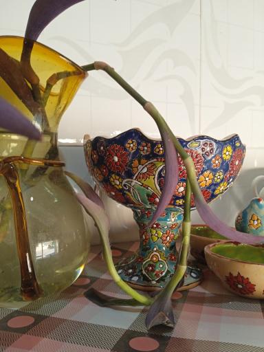 کارگاه ظروف میناکاری و نقاشی های دیوارکوب