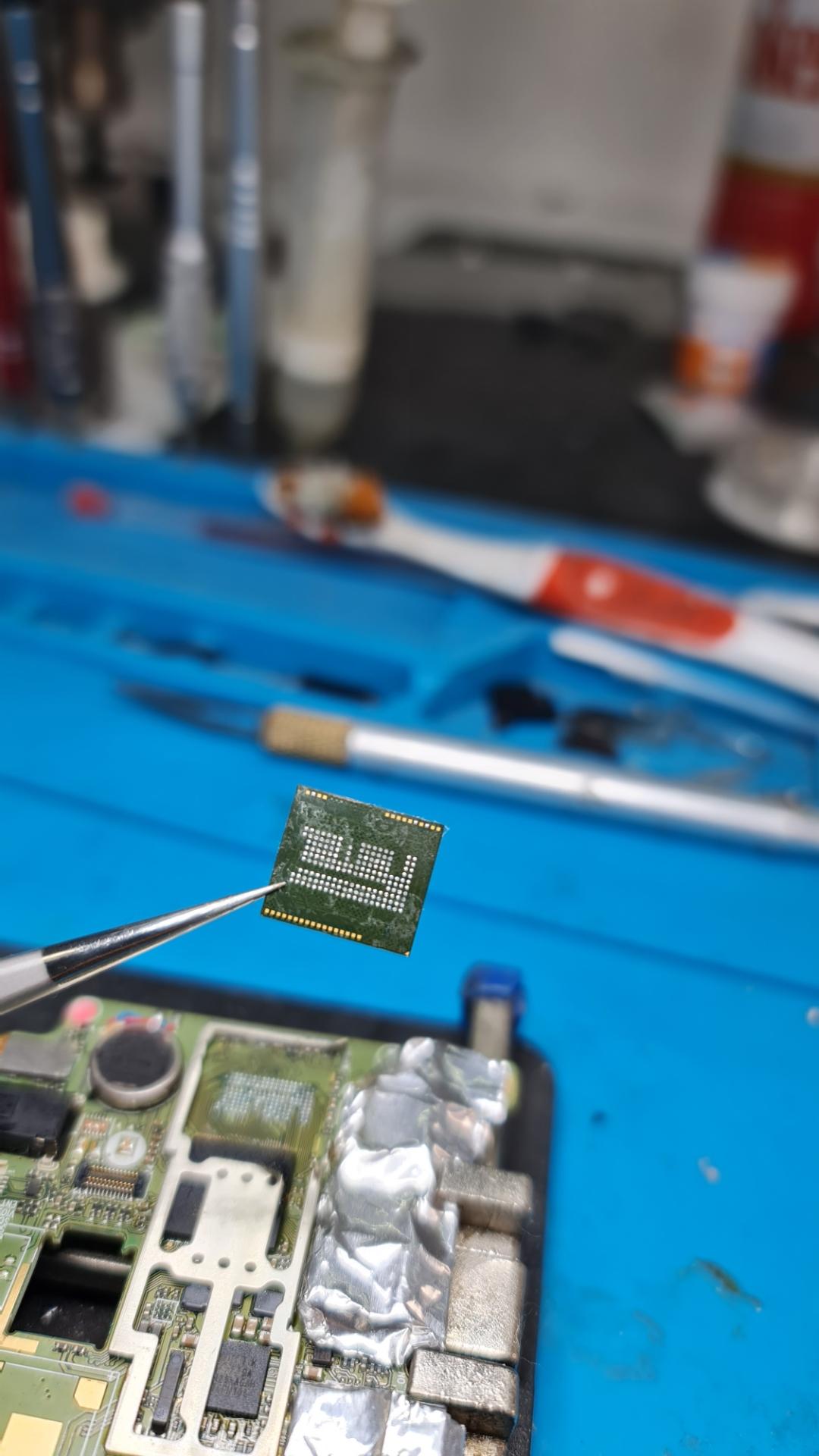 عکس تعمیرات موبایل مصری