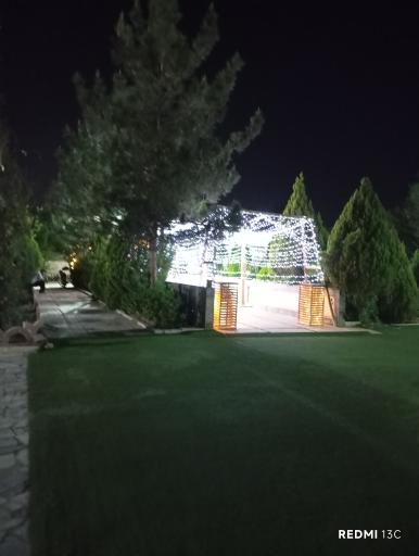 باغ رستوران لاوین