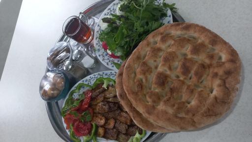 عکس سفره خانه سنتی باغ بهشت سپه سرا