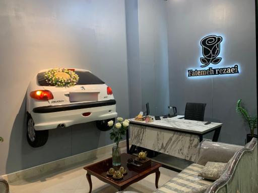 عکس کرایه اتومبیل فاطمه رضائی