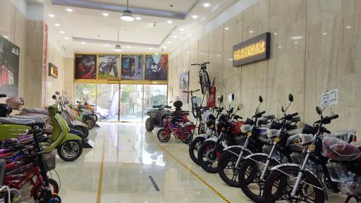 عکس فروشگاه موتورسیکلت همتاز موتور