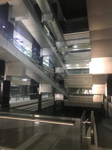 عکس مجتمع تجاری امپریوم