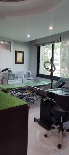 عکس کلینیک زیبایی و لیزر سیلور