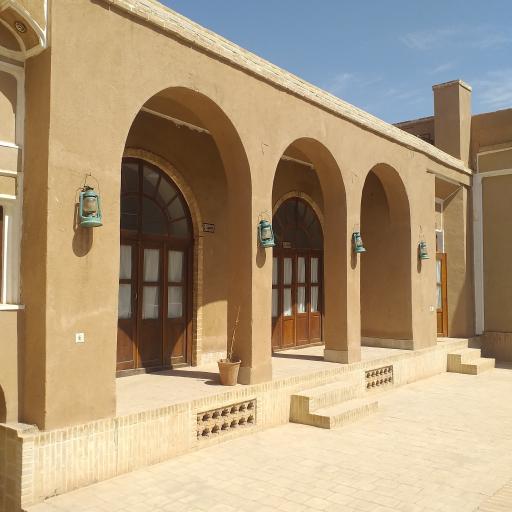 عکس مهمانسرای سنتی سروش