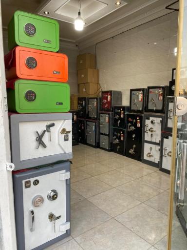 عکس گاوصندوق آسیاسیف