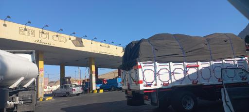 عکس جایگاه سوخت بنزین و گازوئیل توره