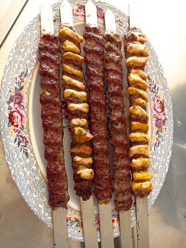 عکس فست فود و کباب سرای مثلث