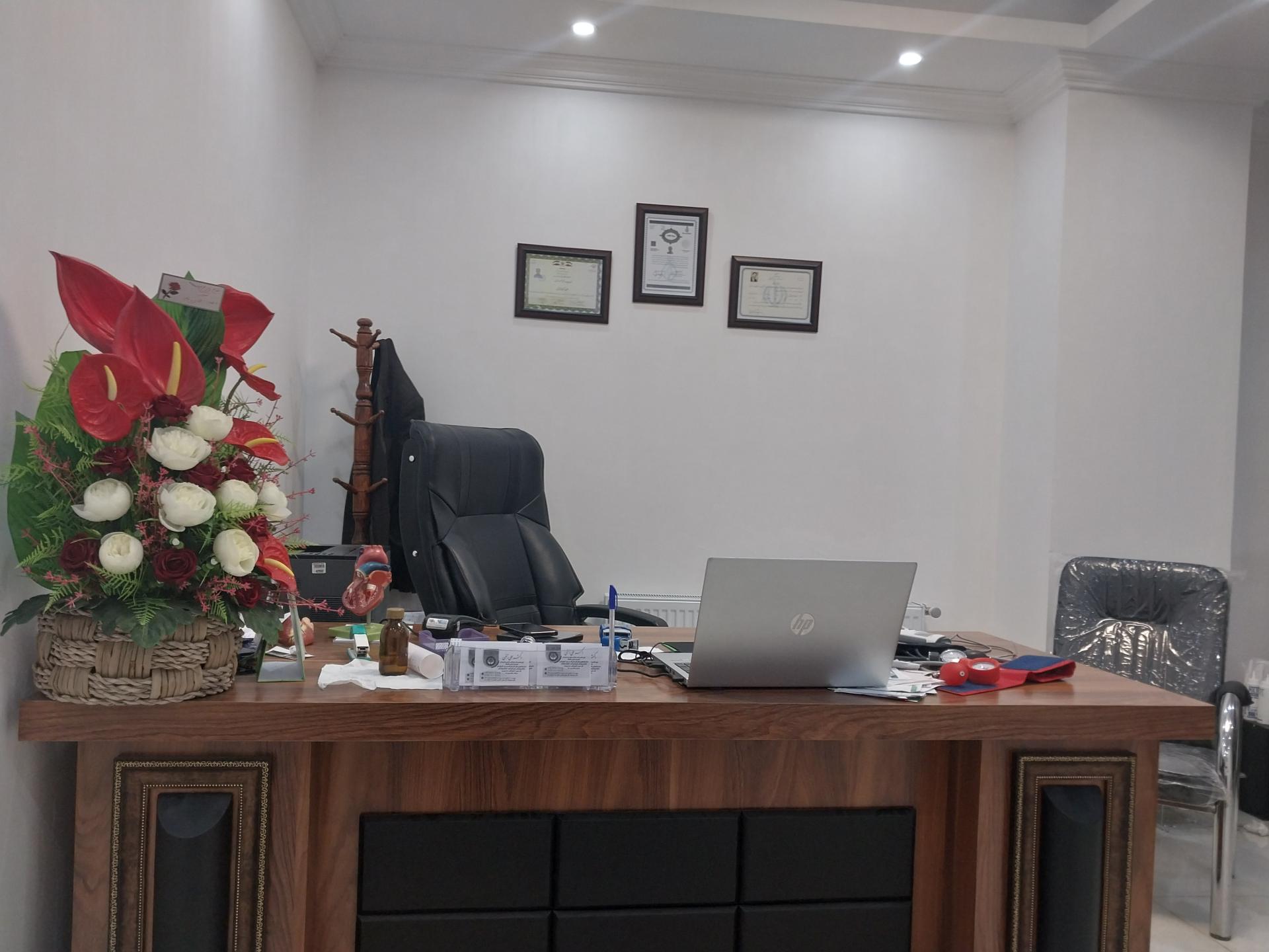 عکس دکتر علی زلفی (فوق تخصص قلب کودکان)