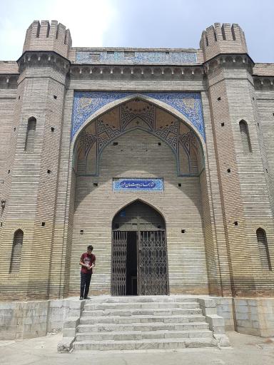 عکس ساختمان اصلی دبیرستان ماندگار البرز