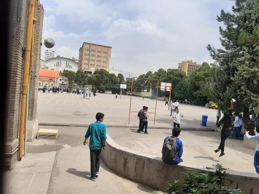 عکس ساختمان اصلی دبیرستان ماندگار البرز