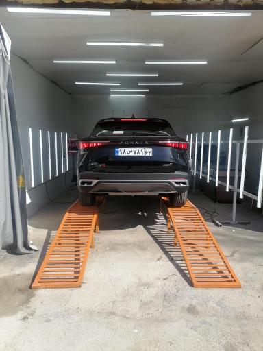 عکس کارشناسی رنگ سعادت