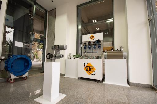 عکس نمایشگاه و دفتر فروش شرکت مولد گشتاور بین‌الملل