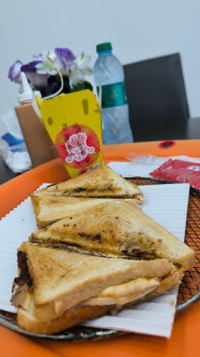 عکس کافه تریا خانه برگر _ burger house