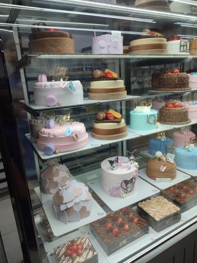 کیک و شیرینی وانیل