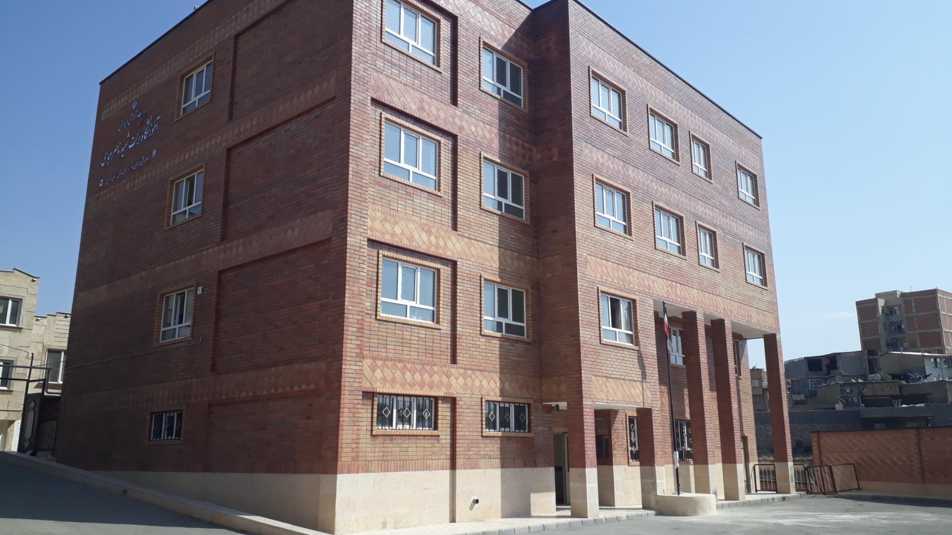 عکس دبیرستان شهدای انقلاب و دبیرستان برکت علم