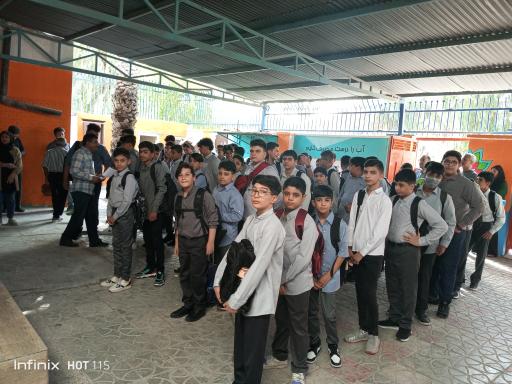 عکس دبیرستان غیردولتی همت