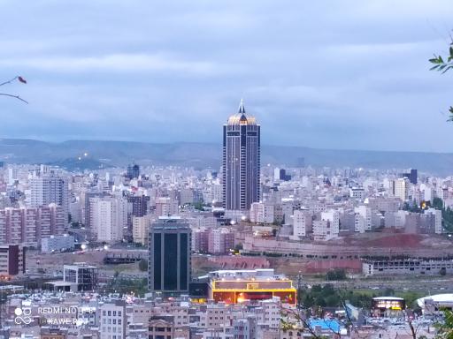 عکس برج تجارت جهانی تبریز