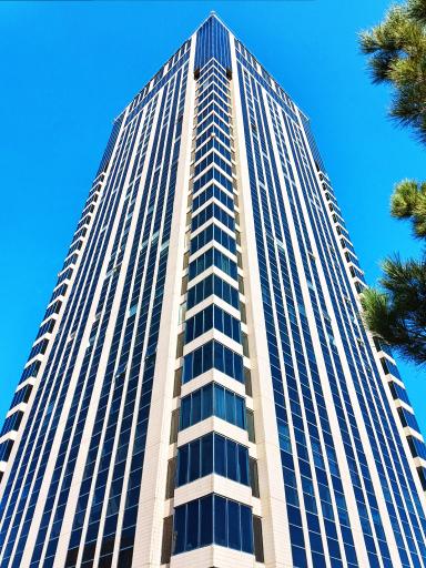 عکس برج تجارت جهانی تبریز