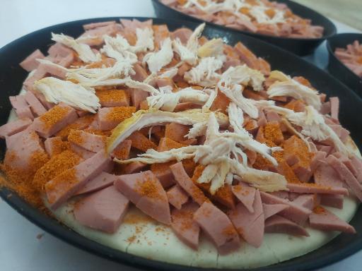 عکس اغذیه ساندویچ و پیتزا اطمینان 