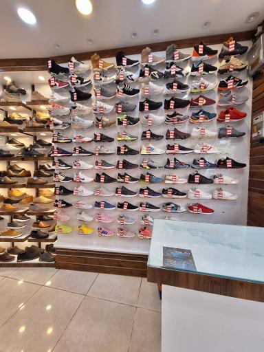 عکس فروشگاه کفش رکورد