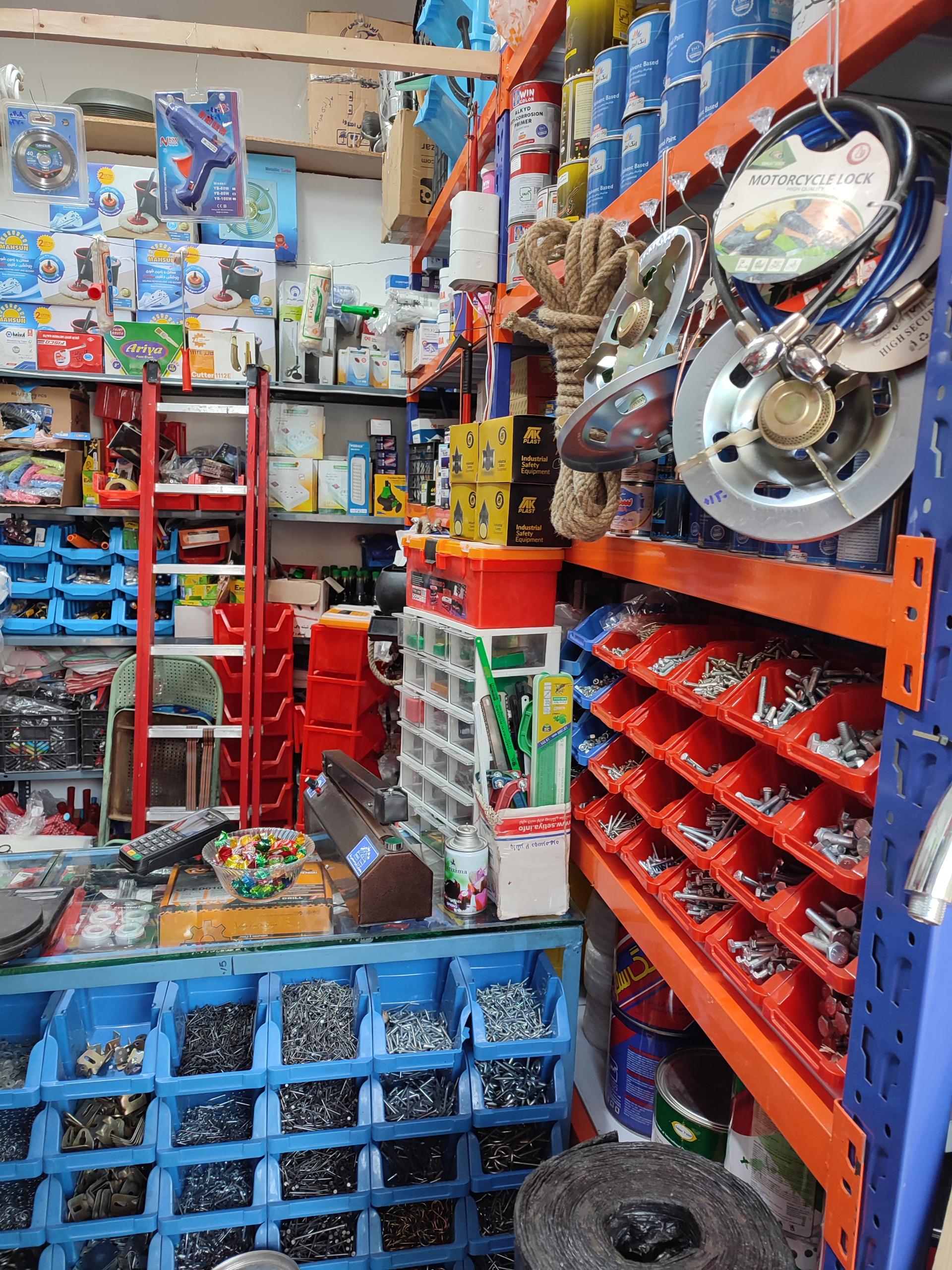 عکس رنگ و ابزار ثمین ابزار