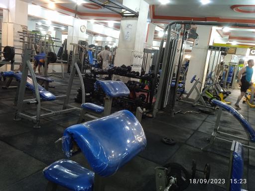 عکس باشگاه بدنسازی سورنا