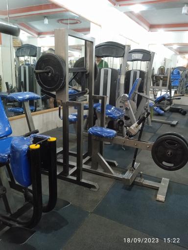 عکس باشگاه بدنسازی سورنا