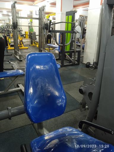 عکس باشگاه بدنسازی سورنا