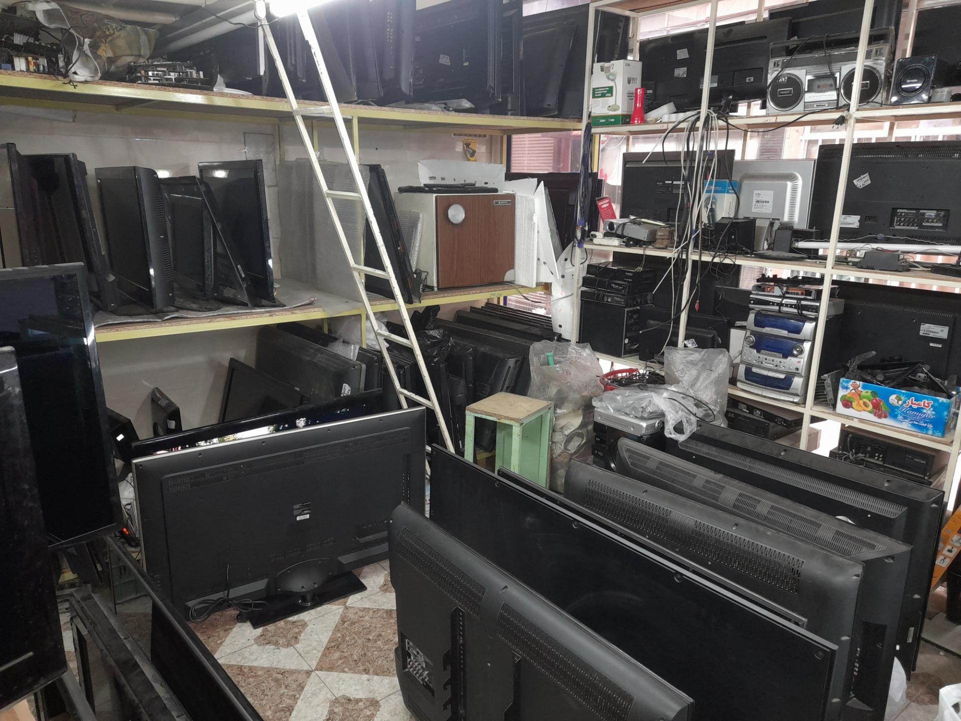 عکس تعمیرات صوتی تصویری