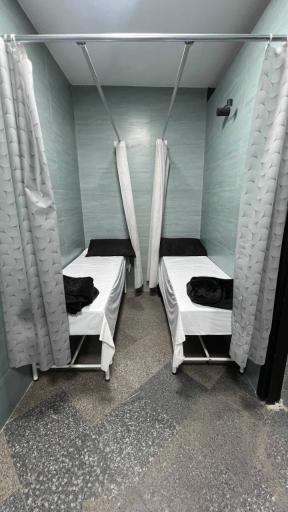 عکس مطب دکتر پیمان پاکروان