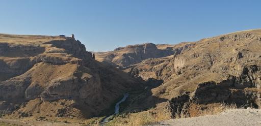 عکس قلعه ضحاک هشترود