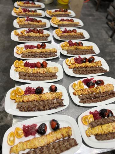 عکس رستوران جوان