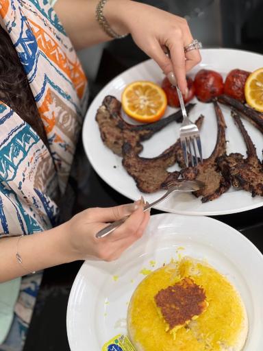 عکس رستوران جوان